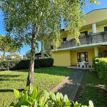 House With Shared Pool *